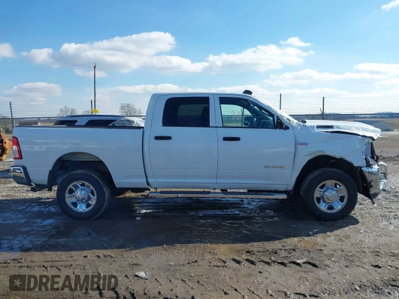 2022 Ram 2500 Tradesman with VIN 3C6UR5CJXNG321949, listed as a IAAI auction lot 41539376 with 88,786 mi miles. Bid and sale history available at carsss.com. Image 13.