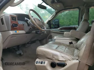 2004 Ford Excursion Limited with VIN 1FMSU43P44EC04527, listed as a Copart auction lot 54671115 with 204,509 mi miles and Clean Title. Bid and sale history available at DreamBid. Image 7.
