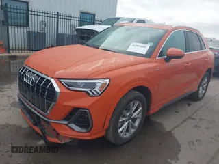 2023 Audi Q3 S line Premium z VIN WA1DECF38P1129821, wystawiony jako IAAI lot #42503445 z przebiegiem 49 651 mil mil oraz . Historia ofert i sprzedaży dostępna na DreamBid. Obrazek 19.