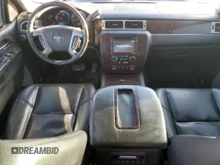 2013 GMC Sierra 1500 Denali z VIN 3GTP2XE27DG293506, wystawiony jako Copart lot #84682194 z przebiegiem 312 025 mil mil oraz Czysty tytuł • Clean title. Historia ofert i sprzedaży dostępna na DreamBid. Obrazek 8.