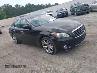 2013 Infiniti M37 with VIN JN1BY1APXDM510005, listed as a IAAI auction lot 39493110 with 202,486 mi miles. Bid and sale history available at carsss.com. Image 1.