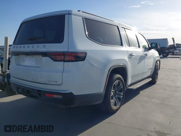 2024 Jeep Wagoneer Series II with VIN 1C4SJRBPXRS165267, listed as a IAAI auction lot 41673719 with 23,322 mi miles and . Bid and sale history available at DreamBid. Image 4.