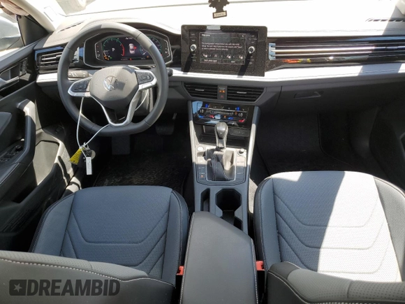 2025 Volkswagen Jetta SEL с VIN 3VWGX7BU8SM069177, выставлен на аукционе Copart как лот 62749625 с пробегом 5 587 миль миль и Списание • Salvage title. История ставок и продаж доступна на DreamBid. Изображение 8.