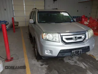 2011 Honda Pilot EX with VIN 5FNYF3H44BB022324, listed as a IAAI auction lot 42199376 with 277,735 mi miles and . Bid and sale history available at carsss.com. Image 1.