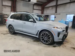 2023 BMW X7 xDrive40i z VIN 5UX23EM00P9P28204, wystawiony jako Copart lot #50878745 z przebiegiem 25 142 mil mil oraz Szkoda całkowita • Salvage title. Historia ofert i sprzedaży dostępna na DreamBid. Obrazek 4.