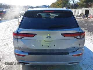2022 Mitsubishi Outlander SEL z VIN JA4J4VA83NZ088131, wystawiony jako IAAI lot #41401945 z przebiegiem 15 617 mil mil oraz . Historia ofert i sprzedaży dostępna na DreamBid. Obrazek 16.