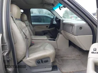 2002 GMC Yukon XL SLT with VIN 3GKFK16Z72G344251, listed as a IAAI auction lot 41644337 with 196,118 mi miles. Bid and sale history available at carsss.com. Image 5.