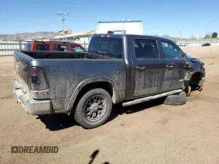 2019 Ram 1500 Laramie z VIN 1C6SRFJTXKN823283, wystawiony jako Copart lot #49893415 z przebiegiem 169 270 mil mil oraz Szkoda całkowita • Salvage title. Historia ofert i sprzedaży dostępna na DreamBid. Obrazek 3.
