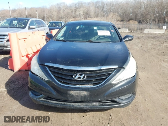 2011 Hyundai Sonata GLS with VIN 5NPEB4AC9BH171075, listed as a IAAI auction lot 41707321 with 220,270 mi miles. Bid and sale history available at carsss.com. Image 12.