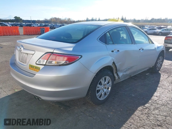 2011 Mazda Mazda6 i Sport with VIN 1YVHZ8BH5B5M13624, listed as a IAAI auction lot 40904715 with 76,797 mi miles. Bid and sale history available at carsss.com. Image 4.