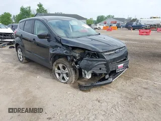 2014 Ford Escape SE z VIN 1FMCU9G9XEUA15367, wystawiony jako IAAI lot #42358528 z przebiegiem 145 994 mil mil oraz . Historia ofert i sprzedaży dostępna na DreamBid. Obrazek 1.