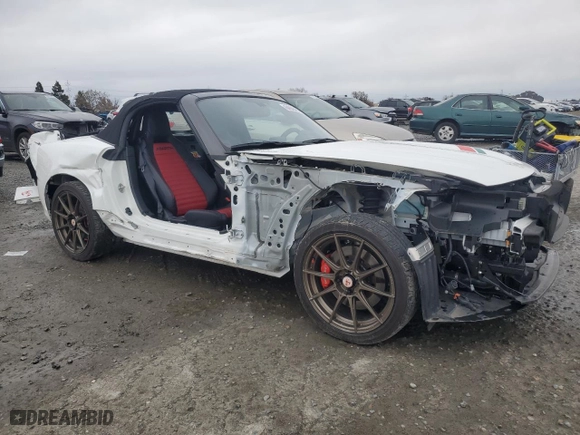 2020 FIAT 124 Spider Abarth with VIN JC1NFAEKXL0145861, listed as a Copart auction lot 84888424 with 20,429 mi miles and Salvage Title. Bid and sale history available at carsss.com. Image 4.
