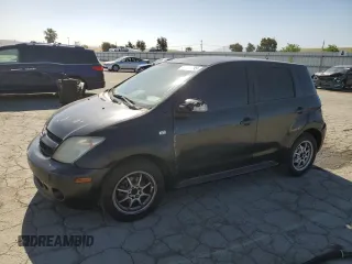 2006 Scion xA z VIN JTKKT624X65011059, wystawiony jako Copart lot #55971435 z przebiegiem 215 686 mil mil oraz Szkody całkowita. Historia ofert i sprzedaży dostępna na DreamBid. Obrazek 1.
