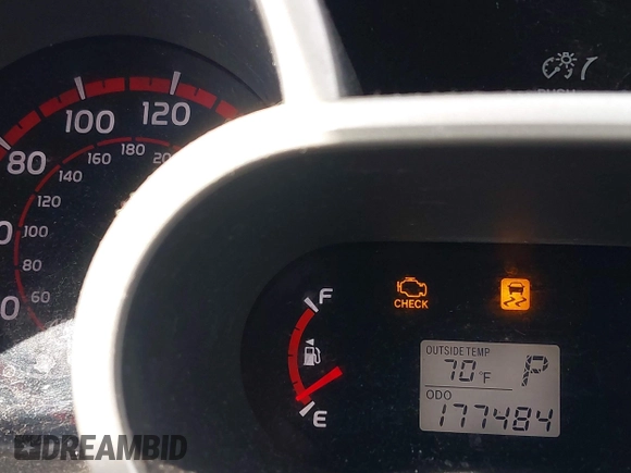 2009 Pontiac Vibe w/1SB with VIN 5Y2SP67009Z475895, listed as a IAAI auction lot 42123456 with 177,484 mi miles. Bid and sale history available at carsss.com. Image 7.