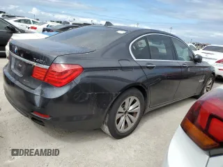2011 BMW 7 Series 740i z VIN WBAKA4C51BC612517, wystawiony jako Copart lot #76987474 z przebiegiem Nie podano mil oraz Szkoda całkowita • Salvage title. Historia ofert i sprzedaży dostępna na DreamBid. Obrazek 3.