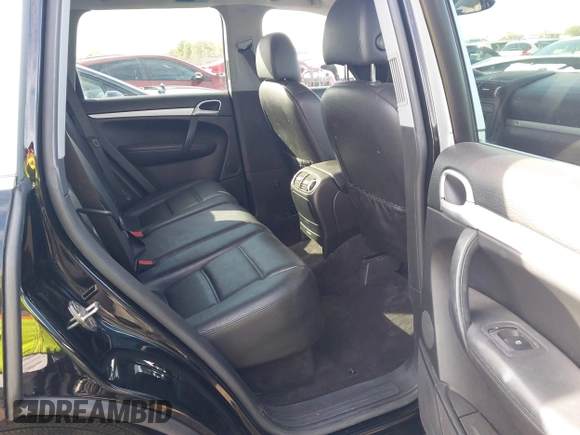 2006 Porsche Cayenne with VIN WP1AA29P86LA21780, listed as a IAAI auction lot 41604936 with 102,622 mi miles. Bid and sale history available at carsss.com. Image 8.