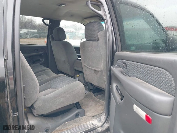 2003 Chevrolet Avalanche with VIN 3GNEK13T93G275451, listed as a IAAI auction lot 41875087 with 196,026 mi miles. Bid and sale history available at carsss.com. Image 8.