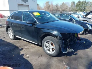 2021 Audi Q5 Premium with VIN WA1AAAFY9M2080598, listed as a IAAI auction lot 41729866 with 32,380 mi miles. Bid and sale history available at carsss.com. Image 1.