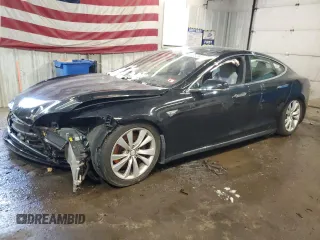2015 Tesla Model S 85D with VIN 5YJSA1H23FF089848, listed as a Copart auction lot 89052445 with 124,214 mi miles and Salvage Title. Bid and sale history available at carsss.com. Image 1.