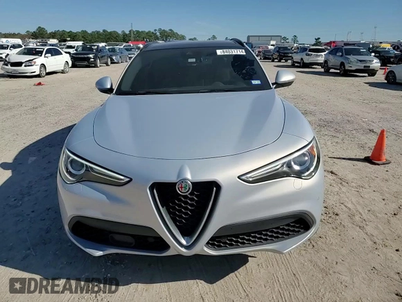 2022 Alfa Romeo Stelvio Veloce z VIN ZASPAKBN3N7D45240, wystawiony jako Copart lot #84031714 z przebiegiem 29 254 mil mil oraz Szkoda całkowita • Salvage title. Historia ofert i sprzedaży dostępna na DreamBid. Obrazek 11.