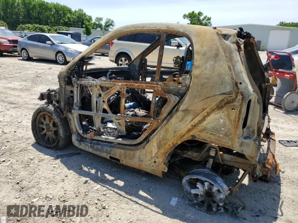 2014 Smart fortwo Passion with VIN WMEEJ9AA5EK772392, listed as a Copart auction lot 60816254 with Not provided miles and Non repairable. Bid and sale history available at DreamBid. Image 2.