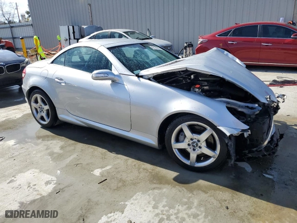 2006 Mercedes-Benz SLK-Class 3.5L with VIN WDBWK56F76F104650, listed as a Copart auction lot 42739245 with 69,612 mi miles and Salvage Title. Bid and sale history available at carsss.com. Image 4.