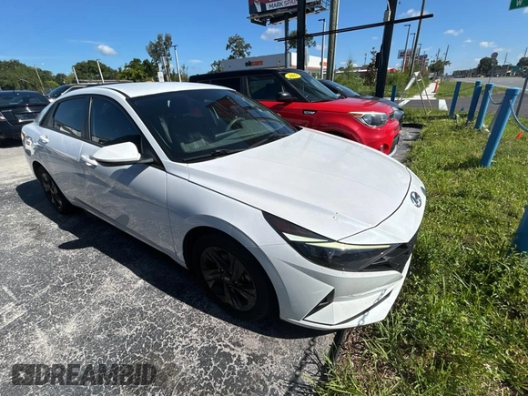 2021 Hyundai Elantra SEL z VIN 5NPLM4AG2MH026998, wystawiony jako Copart lot #61692135 z przebiegiem 55 861 mil mil oraz Czysty tytuł • Clean title. Historia ofert i sprzedaży dostępna na DreamBid. Obrazek 1.