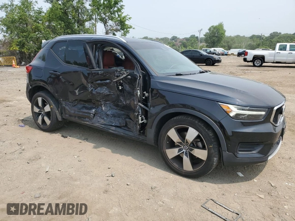 2019 Volvo XC40 Momentum with VIN YV4162XZ9K2009464, listed as a Copart auction lot 59635075 with 62,765 mi miles and Salvage title. Bid and sale history available at DreamBid. Image 4.