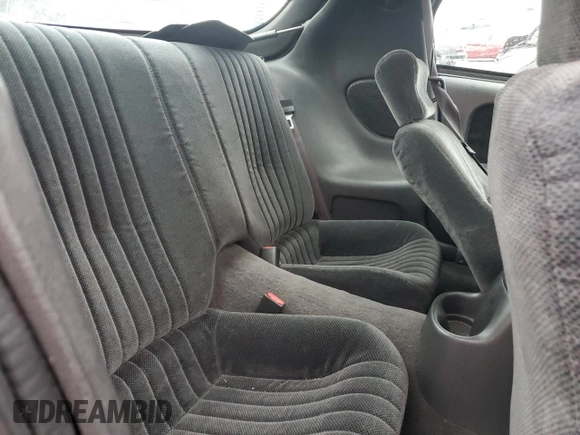 2001 Pontiac Firebird Firebird z VIN 2G2FS22K112122739, wystawiony jako Copart lot #86128074 z przebiegiem 271 969 mil mil oraz Czysty tytuł • Clean title. Historia ofert i sprzedaży dostępna na DreamBid. Obrazek 10.