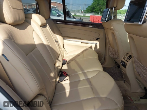 2011 Mercedes-Benz GL-Class GL 450 with VIN 4JGBF7BE1BA709277, listed as a IAAI auction lot 42163011 with 140,130 mi miles. Bid and sale history available at carsss.com. Image 8.
