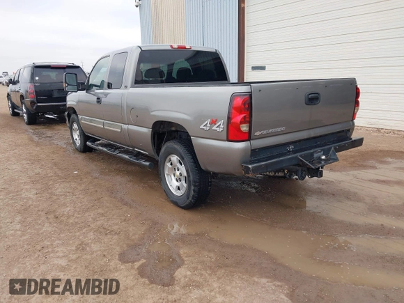 2006 Chevrolet Silverado 1500 LT2 with VIN 1GCEK19B16Z281949, listed as a IAAI auction lot 41557243 with 218,409 mi miles. Bid and sale history available at carsss.com. Image 3.