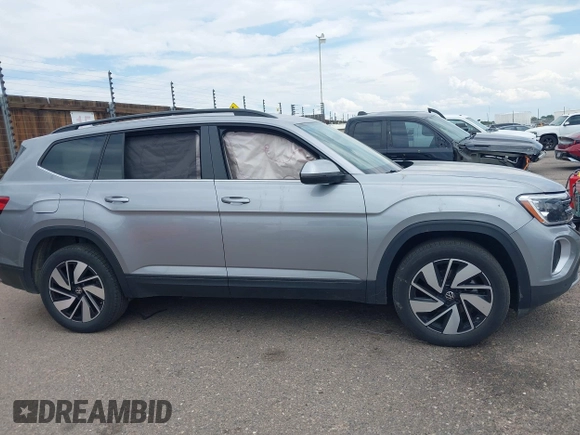 2024 Volkswagen Atlas SE with VIN 1V2WR2CA3RC567670, listed as a IAAI auction lot 42719550 with 36,623 mi miles and . Bid and sale history available at DreamBid. Image 13.
