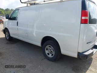 2005 Chevrolet Express Cargo z VIN 1GCFG15X351177337, wystawiony jako IAAI lot #42797099 z przebiegiem 213 881 mil mil oraz . Historia ofert i sprzedaży dostępna na DreamBid. Obrazek 3.