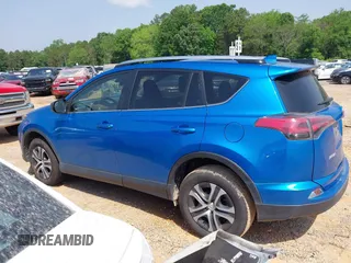2017 Toyota RAV4 LE z VIN JTMZFREV1HJ719312, wystawiony jako IAAI lot #42269184 z przebiegiem 61 359 mil mil oraz . Historia ofert i sprzedaży dostępna na DreamBid. Obrazek 14.
