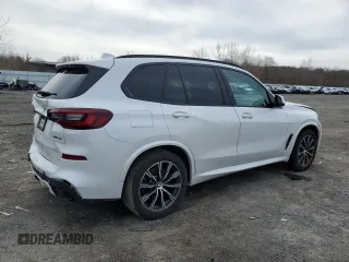 2022 BMW X5 xDrive40i with VIN 5UXCR6C06N9M32014, listed as a Copart auction lot 49576825 with Not Provided miles and Salvage Title. Bid and sale history available at DreamBid. Image 3.