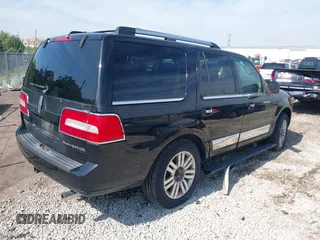 2007 Lincoln Navigator with VIN 5LMFU28527LJ11046, listed as a IAAI auction lot 42651633 with 176,923 mi miles and . Bid and sale history available at DreamBid. Image 4.