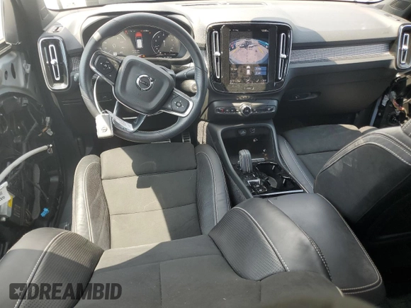 2021 Volvo XC40 R-Design with VIN YV4162UM7M2447377, listed as a Copart auction lot 59814333 with 47,225 mi miles and . Bid and sale history available at DreamBid. Image 8.