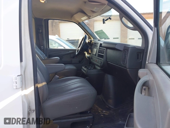 2012 Chevrolet Express Cargo Van with VIN 1GCWGFFA1C1147791, listed as a IAAI auction lot 41993608 with 206,853 mi miles. Bid and sale history available at carsss.com. Image 5.