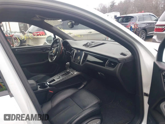 2018 Porsche Macan with VIN WP1AA2A56JLB18768, listed as a IAAI auction lot 41653261 with 56,993 mi miles. Bid and sale history available at carsss.com. Image 5.