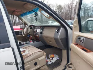2008 Ford Expedition Eddie Bauer z VIN 1FMFU17508LA48514, wystawiony jako IAAI lot #41800982 z przebiegiem 180 038 mil mil oraz . Historia ofert i sprzedaży dostępna na DreamBid. Obrazek 5.