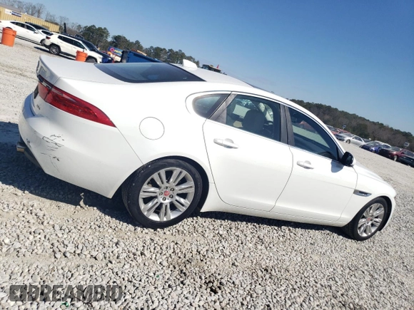 2016 Jaguar XF 35t Premium z VIN SAJBD4BV5GCY19710, wystawiony jako Copart lot #46468665 z przebiegiem 96 207 mil mil oraz Szkoda całkowita • Salvage title. Historia ofert i sprzedaży dostępna na DreamBid. Obrazek 3.