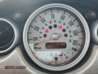 2004 MINI Hardtop z VIN WMWRC334X4TC51451, wystawiony jako Copart lot #61268235 z przebiegiem 149 750 mil mil oraz Szkoda całkowita • Salvage title. Historia ofert i sprzedaży dostępna na DreamBid. Obrazek 9.