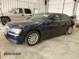 2013 Chrysler 300 z VIN 2C3CCAAG3DH699216, wystawiony jako Copart lot #59239475 z przebiegiem 131 731 mil mil oraz Nie do naprawy • Non repairable. Historia ofert i sprzedaży dostępna na DreamBid. Obrazek 1.