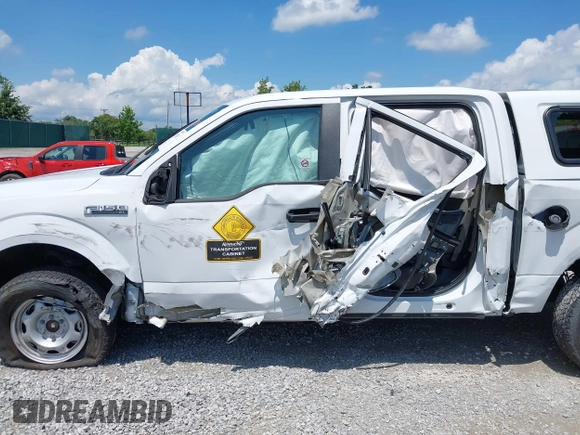 2019 Ford F-150 XL z VIN 1FTEW1EP1KFC57006, wystawiony jako IAAI lot #42637924 z przebiegiem 35 814 mil mil oraz . Historia ofert i sprzedaży dostępna na DreamBid. Obrazek 6.