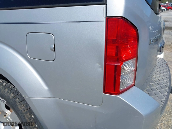 2011 Nissan Pathfinder SV with VIN 5N1AR1NN1BC626741, listed as a IAAI auction lot 41957479 with 204,128 mi miles. Bid and sale history available at carsss.com. Image 21.