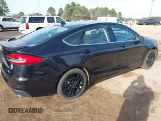 2020 Ford Fusion SE with VIN 3FA6P0HD9LR227405, listed as a IAAI auction lot 41724391 with 51,575 mi miles. Bid and sale history available at carsss.com. Image 4.