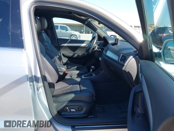 2018 Audi Q3 Premium Plus z VIN WA1JCCFS8JR023281, wystawiony jako IAAI lot #42071289 z przebiegiem 71 335 mil mil oraz . Historia ofert i sprzedaży dostępna na DreamBid. Obrazek 5.