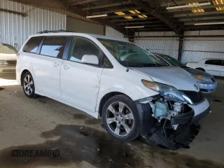 2012 Toyota Sienna SE with VIN 5TDXK3DCXCS196965, listed as a Copart auction lot 46950365 with 141,176 mi miles and Salvage Title. Bid and sale history available at carsss.com. Image 4.
