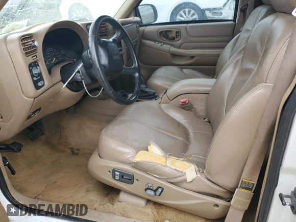 2000 GMC Jimmy Diamond Edition Luxury with VIN 1GKDT13W2Y2117114, listed as a Copart auction lot 85949424 with 0 mi miles and Salvage Title. Bid and sale history available at carsss.com. Image 7.