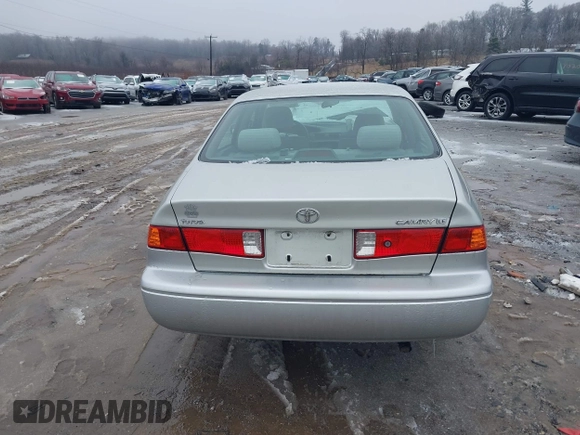 2001 Toyota Camry CE with VIN JT2BG22KX10540738, listed as a IAAI auction lot 41516912 with 116,733 mi miles. Bid and sale history available at carsss.com. Image 17.